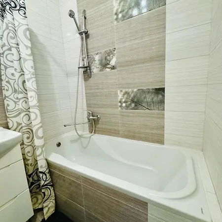 новобудова леви міста стрийська наукова володимира великого сихів Apartamento Lviv